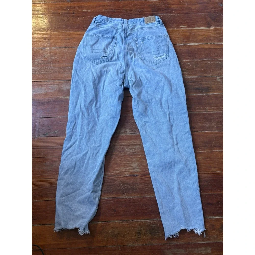 American‎ Eagle Women's Light Blue Distressed High Rise Denim Jeans - Size 4